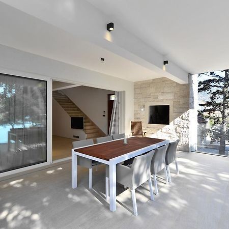 Chiponsky One - 5 Star Beachfront Property Bol Extérieur photo