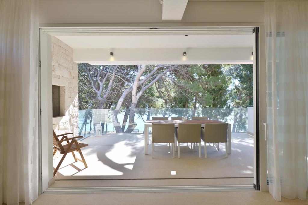 Chiponsky One - 5 Star Beachfront Property Bol Extérieur photo