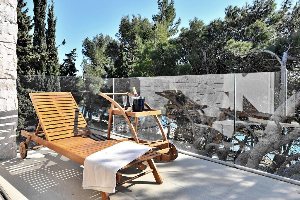 Chiponsky One - 5 Star Beachfront Property Bol Extérieur photo