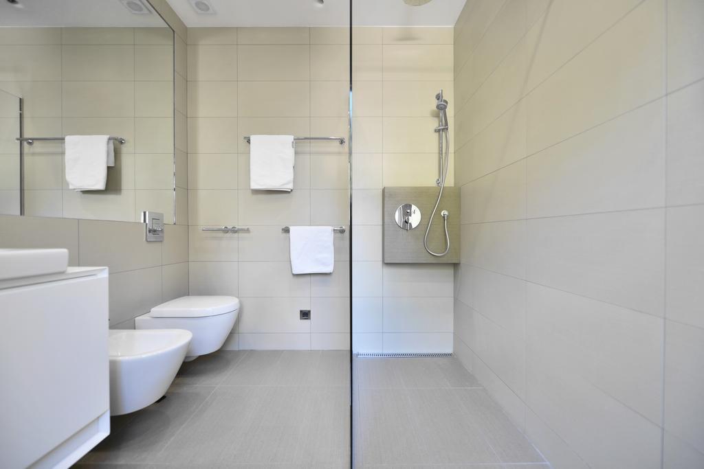 Chiponsky One - 5 Star Beachfront Property Bol Extérieur photo