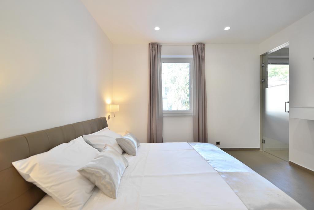 Chiponsky One - 5 Star Beachfront Property Bol Extérieur photo